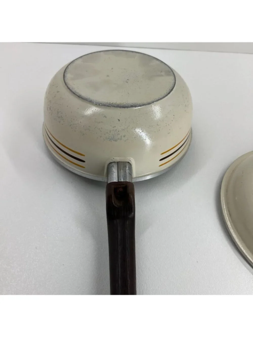 Vintage Regal Ware Cast Aluminum 8
